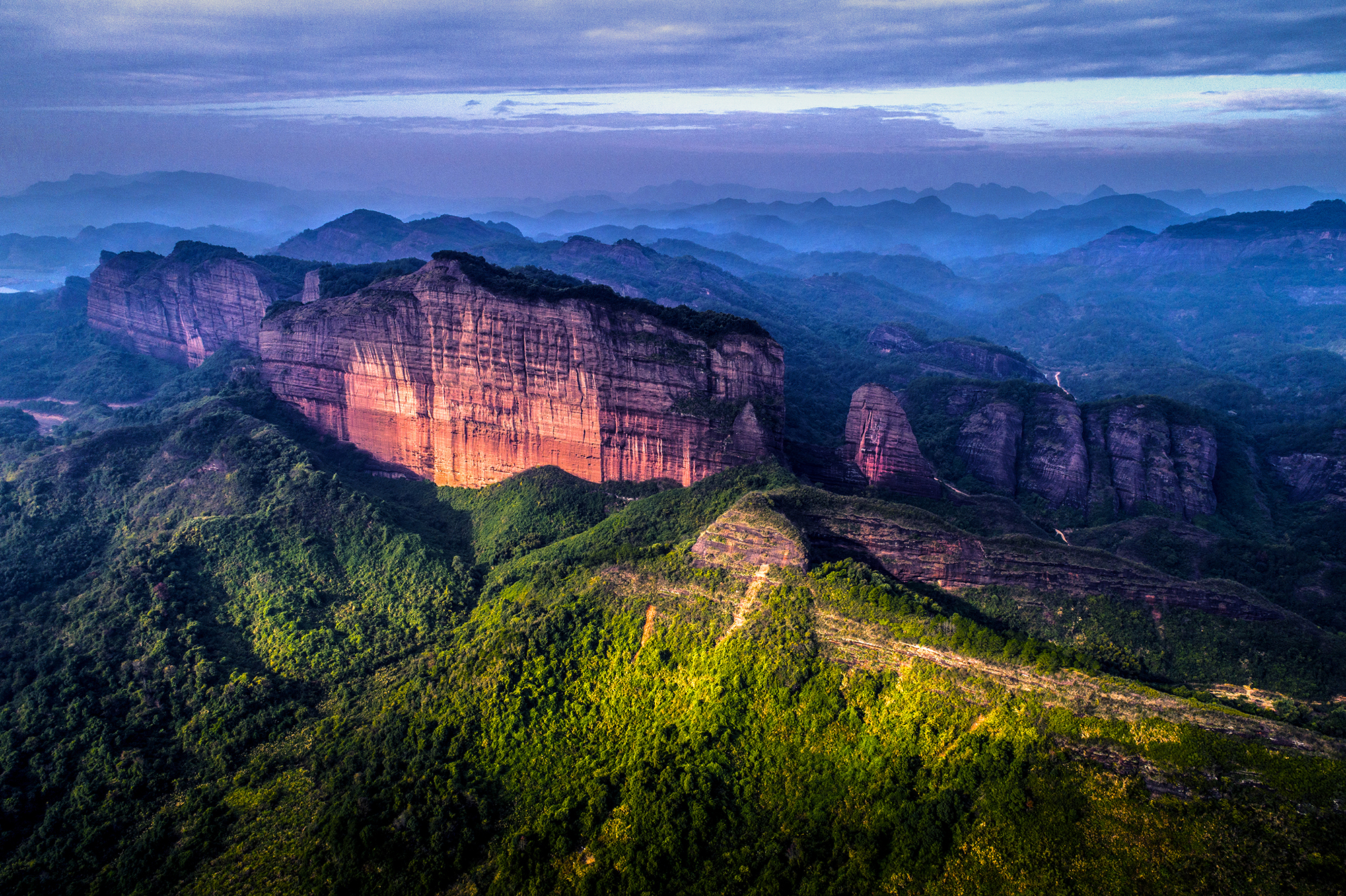 Chaoshiding red cliff