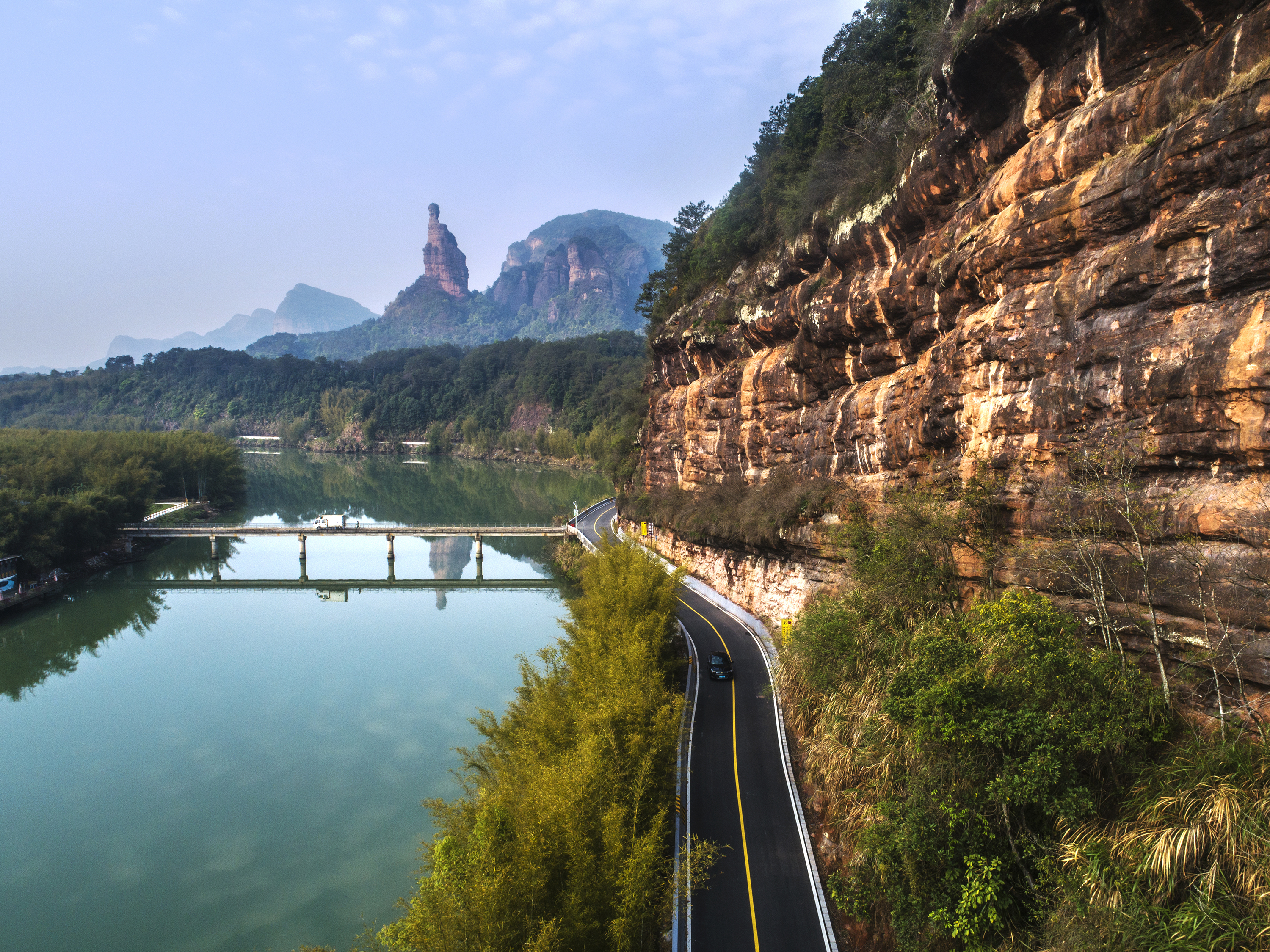 阅丹公路美景——观音石    谢锦树摄.jpg