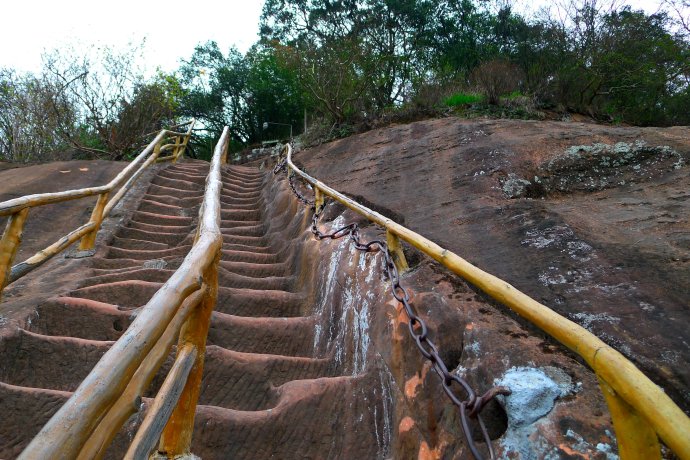 首页 旅游服务 景区介绍 丹霞风光  编者按:韶关丹霞山,以"色如渥丹